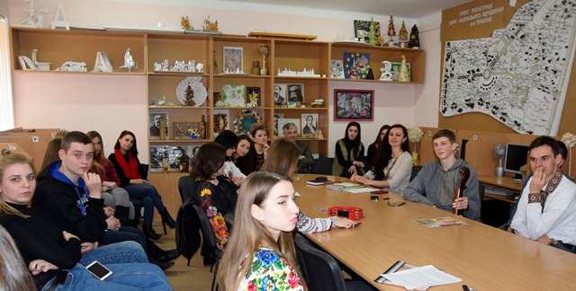 Учасники круглого столу